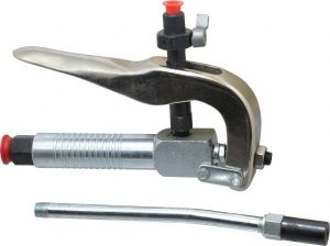1/4 Inlet Thread, 1/8 Outlet Thread, Steel Grease Control Valve